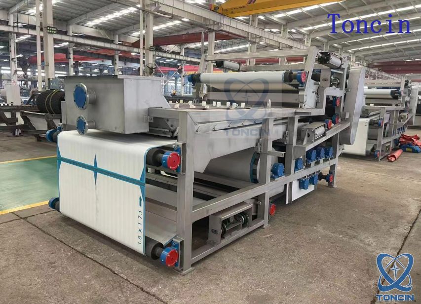 صناعة الأسمدة البوتاسيوم في أوروبا: 8 وحدات من شريط الضغط المتطور موديل DYZ-3000